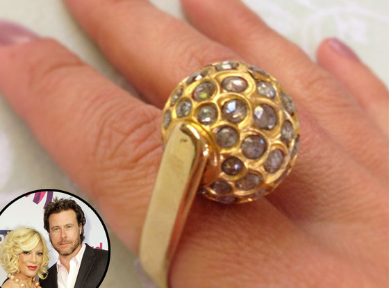 Tori Spelling, Dean McDermott, Ring, Instagram Tori Spelling, Dean McDermott, Ring, Instagram